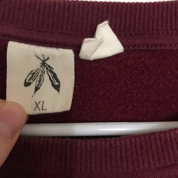 Urban Outfitters Three Feathers Maroon Sweatshirt - Picture 2 of 4
